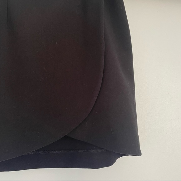 Black Express Skirt - Picture 4 of 7